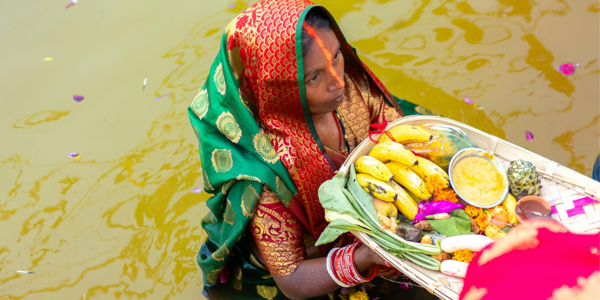 A women is performing Saphala Ekadashi 2025 [uja
