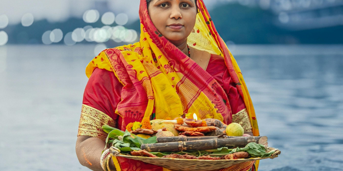 A women is performing Jaya Ekadashi 2026 puja at ganga ghat
